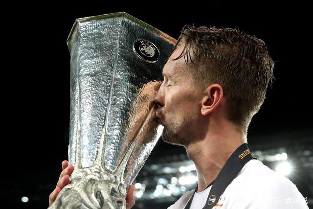 唐斯31+10尼克斯送猛龙8连败 雄鹿大胜公牛