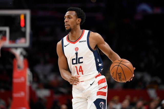 詹姆斯24分布伦森36+10 湖人终结尼克斯9连胜